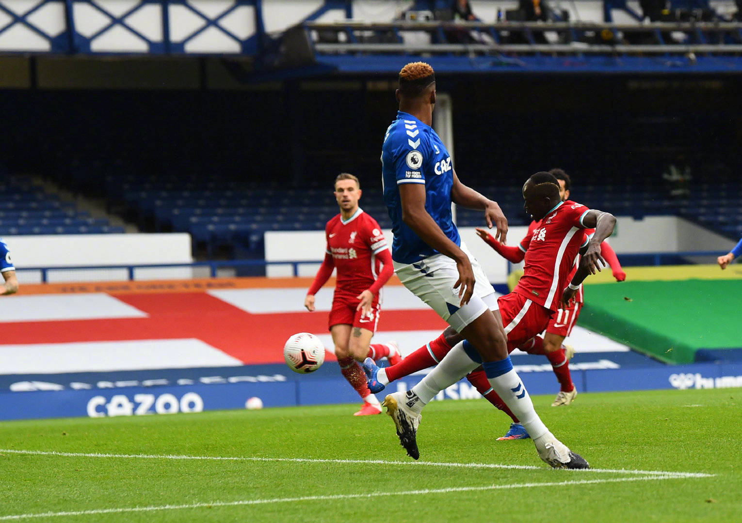 部分巨大的 部分巨大的